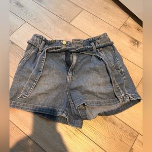 AE paperbag shorts